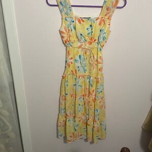 Too chic yellow floral tiered dress xs